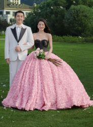 -雪中彩影婚纱摄影·微光艺术中心