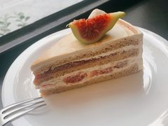 无花果奶油蛋糕-black rainbow coffee
