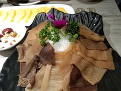 -鸿通城购物中心