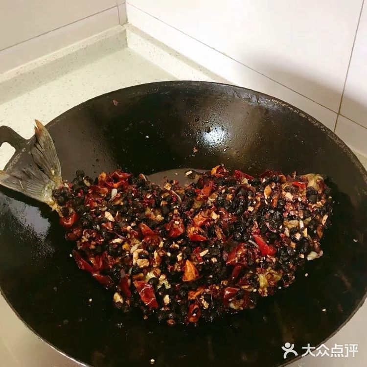 下酒好菜《豆豉武昌鱼》 1: 武昌鱼一条，豆豉一袋