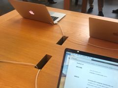 -Apple零售店(华贸购物中心店)