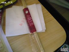 现在一次性筷子都有他们家LOGO了~-小杨生煎(湟普汇店)