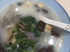 -小杨生煎(金山百联购物中心3楼店)