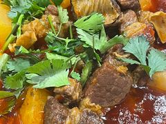 萝卜烧牛腩-曾牛肉