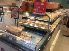 面包甜点陈列柜-皇后饼店(财富广场店)