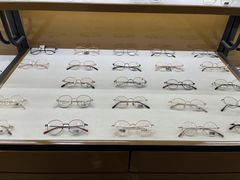 -罗伯特眼镜·蔡司官方授权(罗湖国贸店)