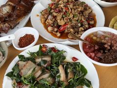 -大众跷脚牛肉馆·非遗传承单位(峨眉山店)