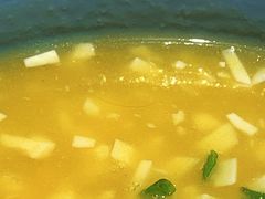 -阿瓦山寨·湘菜现炒·剁椒鱼头王(咸阳总店)