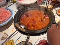 -爱你您·自家鱼塘·活水喷泉鱼火锅(八里店)