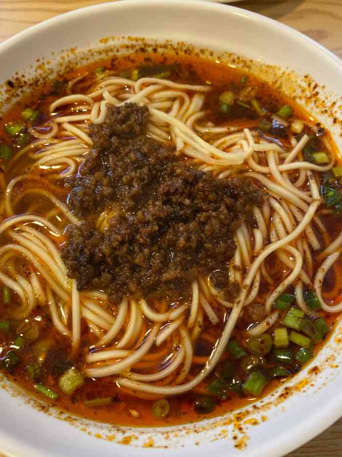 【vip有特权】杂酱面总觉得红汤做了就不是那个意思了,吃起来显得面的