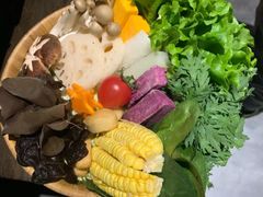 -湊湊火锅·茶憩(新中关购物中心店)