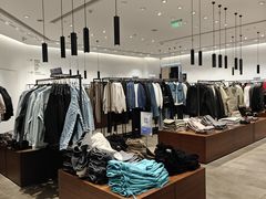 -URBAN REVIVO(上海中庚漫游城店)