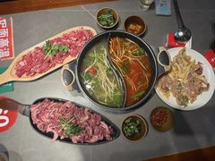 -苗阿哥酸汤牛肉火锅(体育场店)