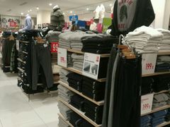 -优衣库(广州天河领展广场店)
