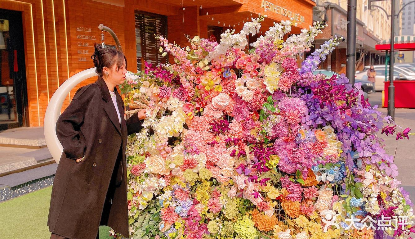 哈尔滨中央大街巨型花束💐简直太浪漫了❗