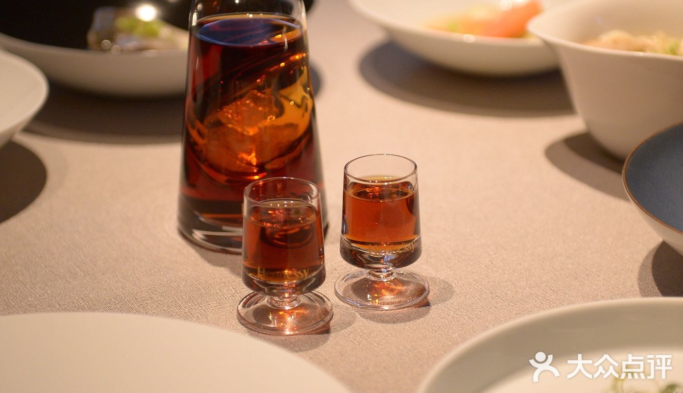 美食配佳酿，唯生活不可辜负