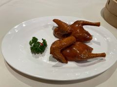 玻璃脆皮乳鸽-利苑酒家(金宝店)
