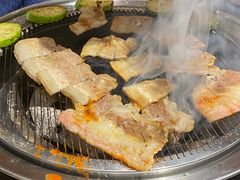 -围炉肉舍•炭烤活鳗•丹东海鲜烤肉(步行街店)