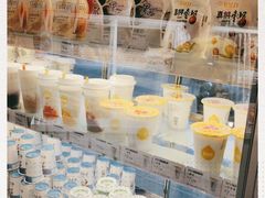 面包甜点陈列柜-一鸣真鲜奶吧(巴黎都市奶吧店)