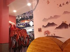 -老街烧烤大排档·地道湖北菜·龙虾馆(汉口火车站店)