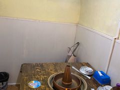 -洞庭洲·防空洞火锅·烧烤·铜锅涮肉(新百广场店)