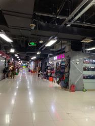 -百荣二期玩具城