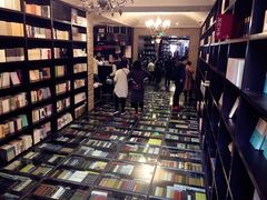 -钟书阁(松江泰晤士小镇店)