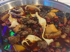 -晓彭肥肠鸡·泡椒鸡火锅(水木天地店)