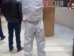 -中百仓储超市有限公司(越秀星汇维港店)