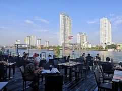 -曼谷湄南河畔华美达广场酒店