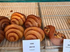 -VERIE BAKEHOUSE