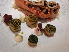 香煎三文鱼配番茄莎莎-AZUL by FUEL蓝色·法式酒馆(琶醍店)