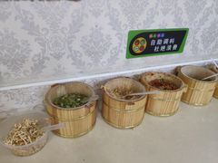 -丽丽三鲜螺蛳粉(田林路店)