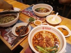 -呷佬·长沙手工米粉(金沙江路店)