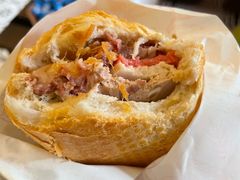 -Bánh Mì Huynh Hoa