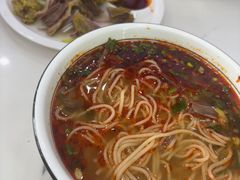-伊穆祥牛肉面总店·清真