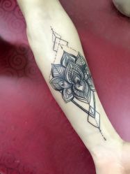 -怪咖纹身刺青