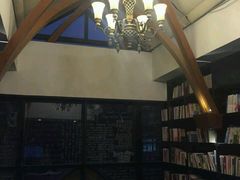 -钟书阁(松江泰晤士小镇店)