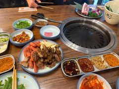 -明洞阿姨·韩式酱蟹烤肉·创意料理(三元桥店)