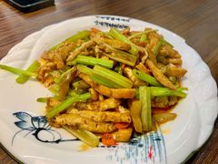 芹菜炒三丝-民间瓦缸煨汤館(嵩山路店)