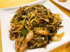 酸菜炒猪大肠-烧鹅妹饭店