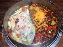 鸳鸯锅底-乐山串串香老火锅(鼓楼店)