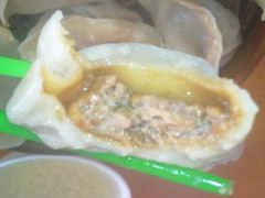 -金城包子牛肉灌汤包(台东四路店)