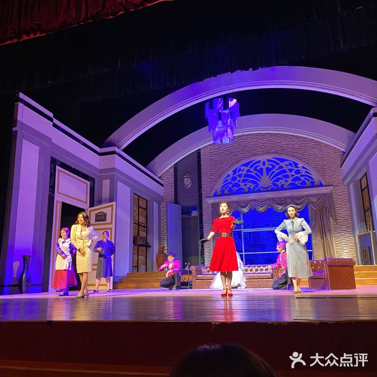 上班压力大，下班看“开心麻花”[亲亲]
