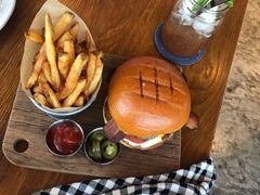 -ROAST coffee & eatery