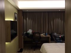 -西安大雁塔科技大学地铁站亚朵酒店