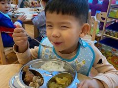 -抱抱熊托育中心(大悦城店)