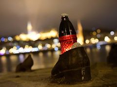 -多瑙河畔鞋履雕塑