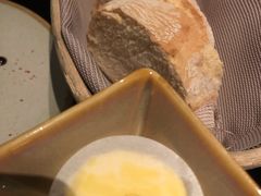 餐前包配黄油-上海苏宁宝丽嘉酒店·Cafe Bellagio西餐厅