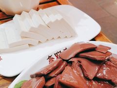 -亮欢寨酸汤鱼(沙冲路店)